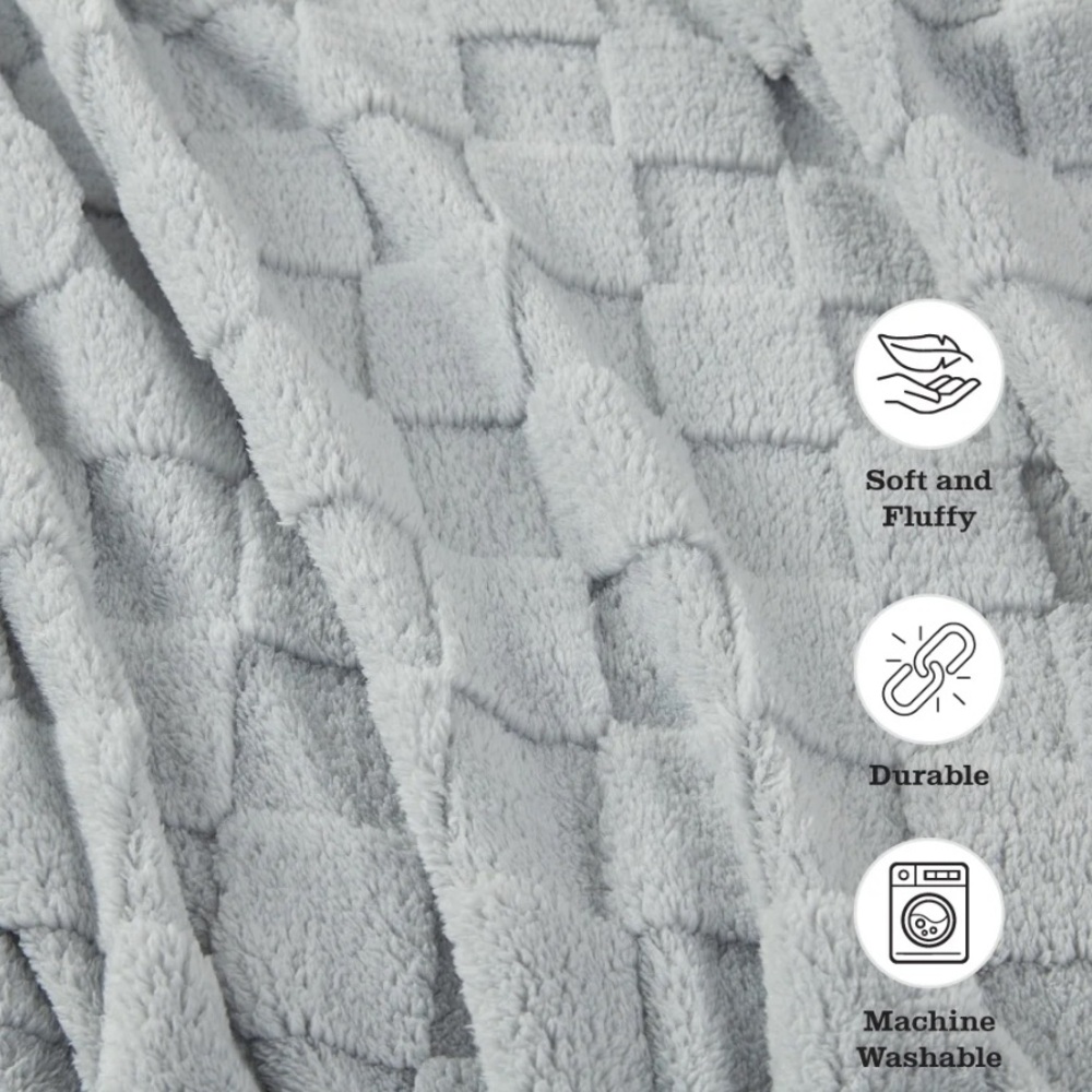 NWT- Luxurious Super Soft- Gray Embossed Checkerboard Oversized Blanket 76x86 - Picture 7 of 17
